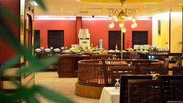 Desayuno buffet (JOD 5.1 por persona)