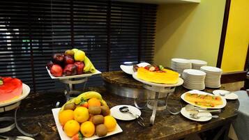 Desayuno buffet (JOD 5.1 por persona)