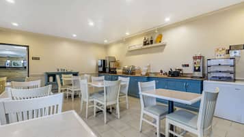 Déjeuner continental gratuit tous les jours