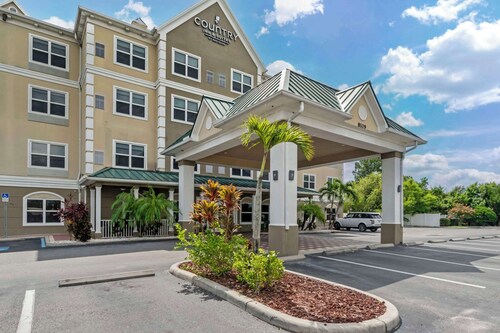 Country Inn & Suites by Radisson, Tampa Airport North, FL