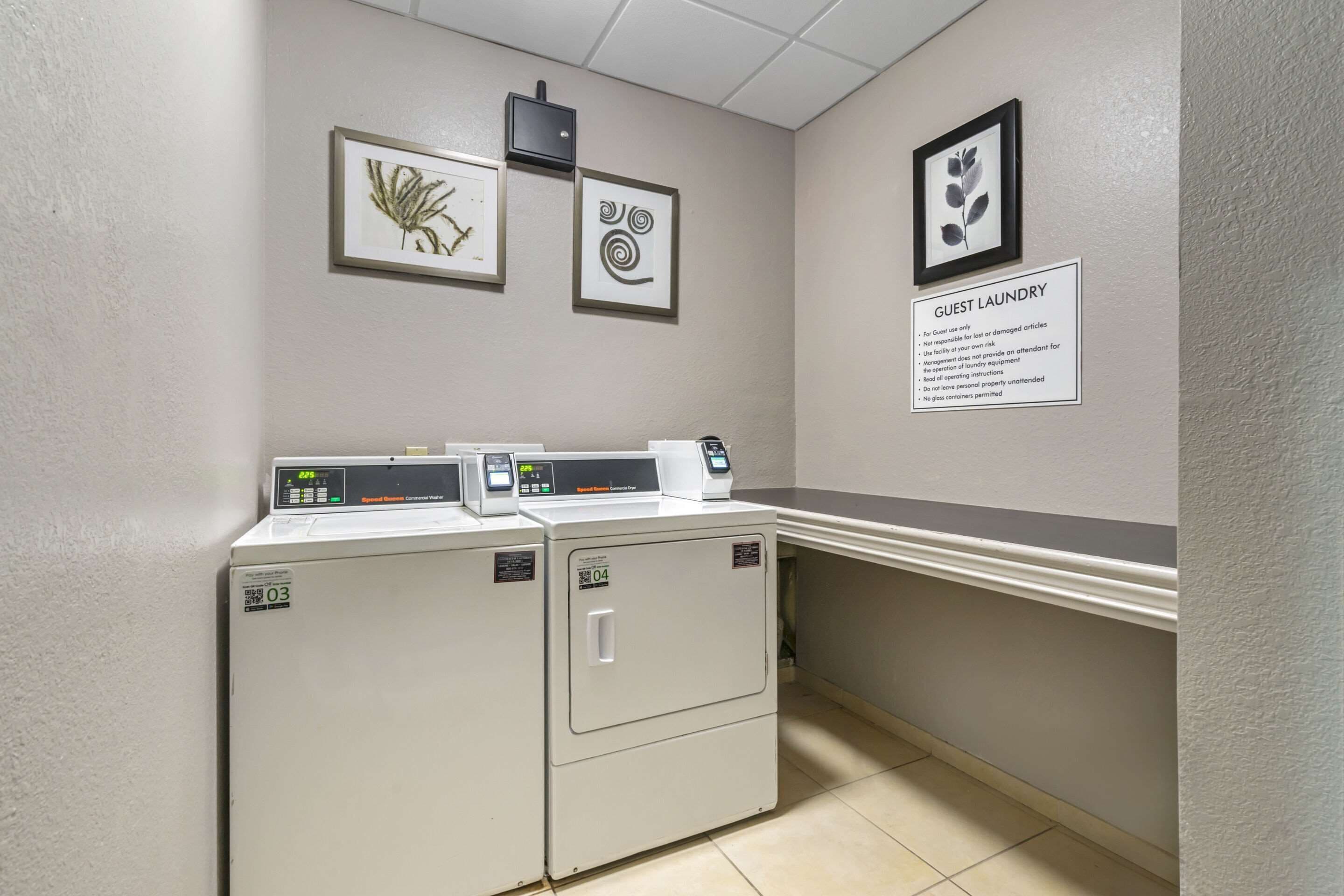 Photo - Country Inn & Suites by Radisson, Tampa Airport North, FL