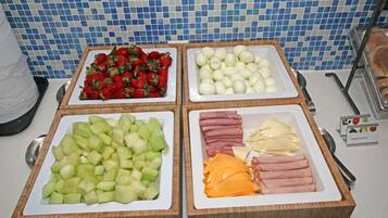 Café da manhã com buffet grátis todos os dias