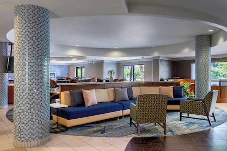 Lobby lounge. SpringHill Suites by Marriott Charleston N./Ashley Phosphate