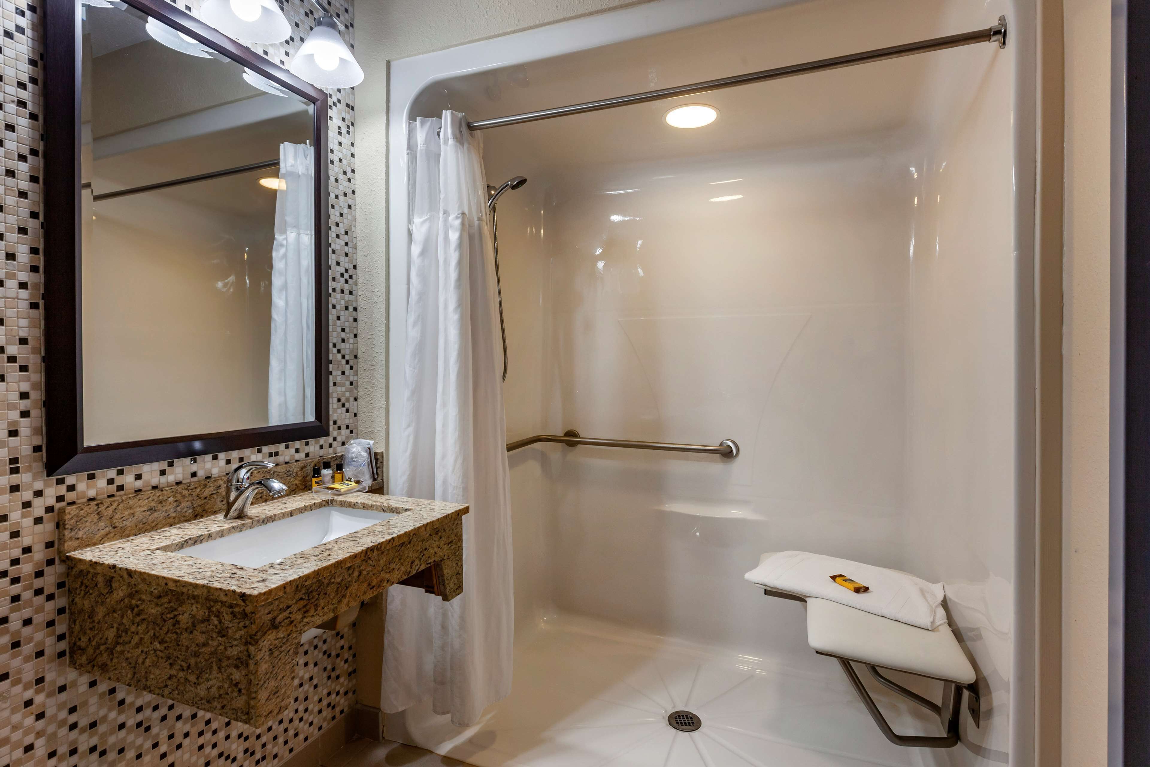 combined shower/bathtub, free toiletries, hair dryer, towels