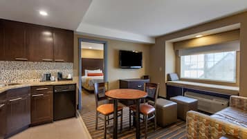 Suite, Multiple Beds, Non Smoking, Kitchen (with Sofabed, Full Kitchen) | Hypo-allergenic bedding, pillow-top beds, in-room safe, desk