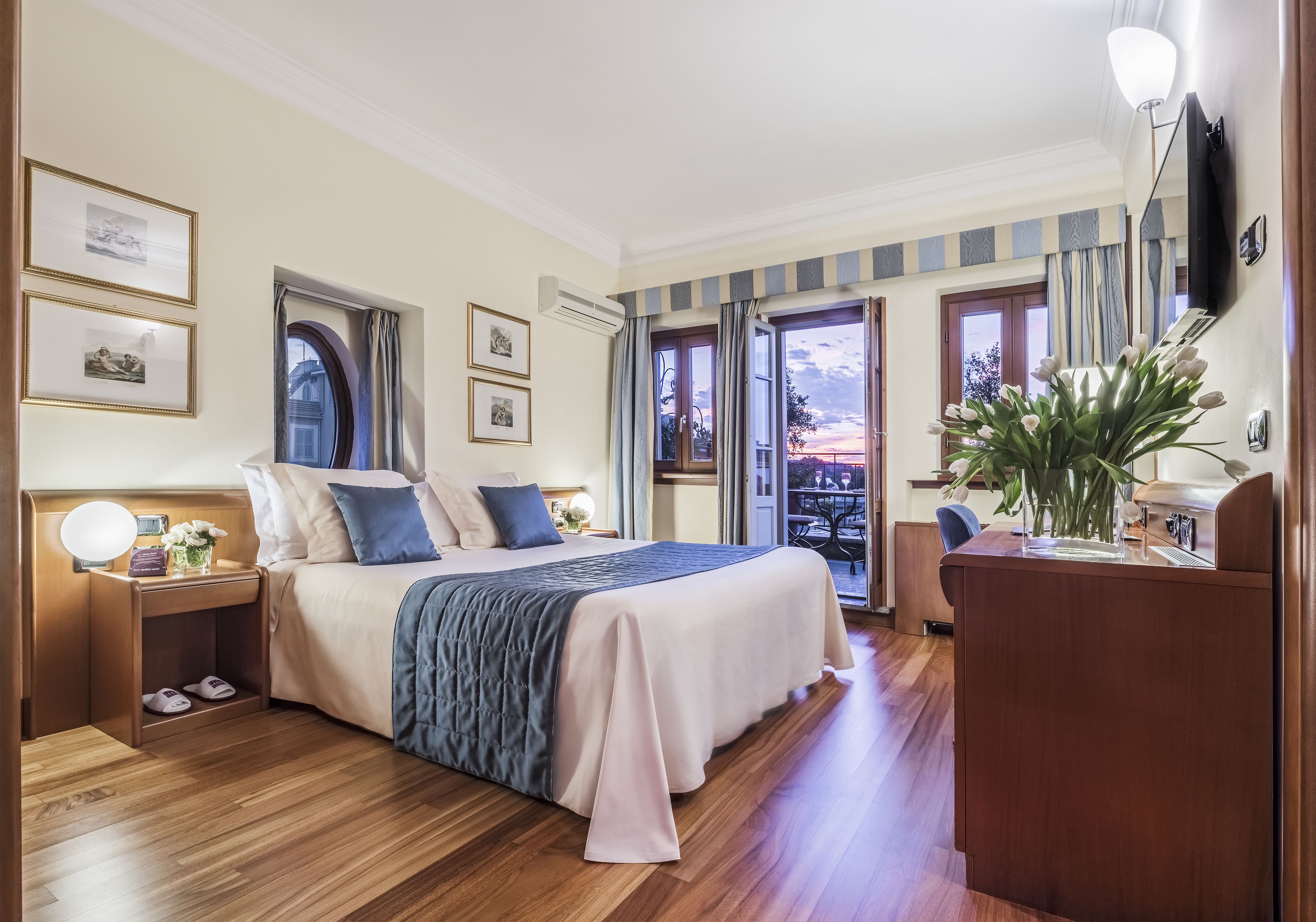 luxury room | hypo-allergenic bedding, minibar, in-room safe, desk