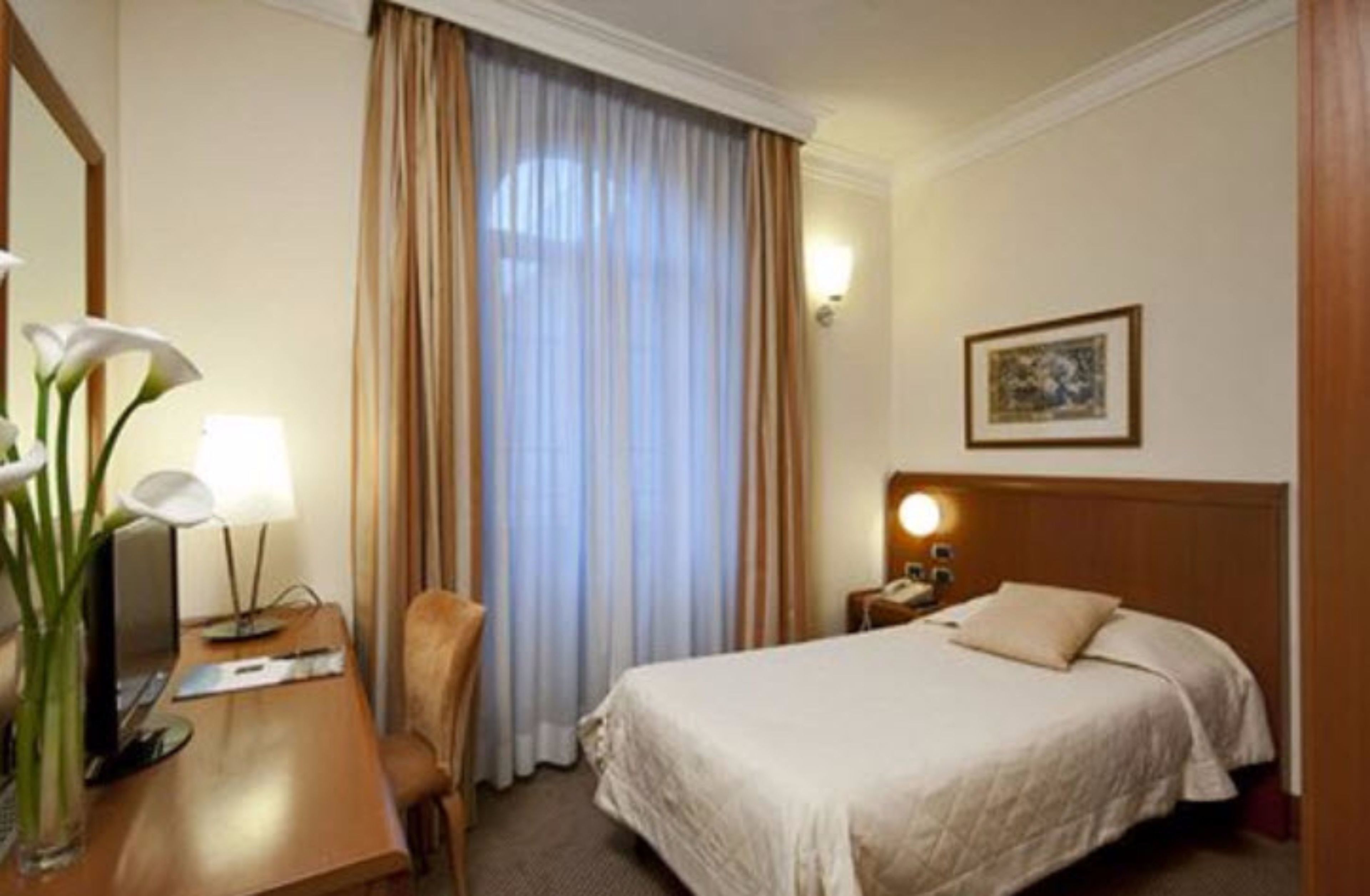 Hotel Ponte Sisto Rome exterior view 5