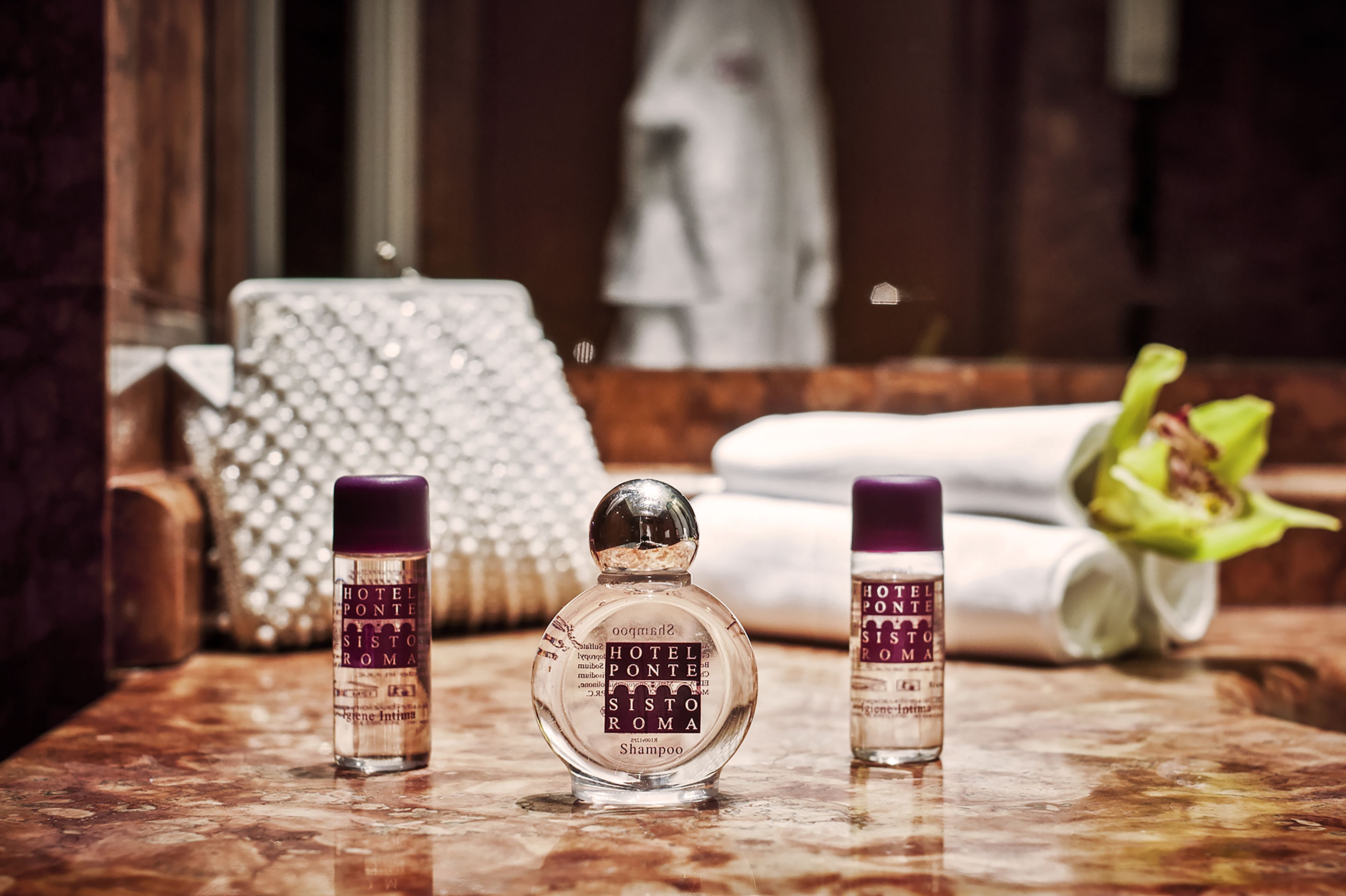 hypo-allergenic bedding, minibar, in-room safe, desk