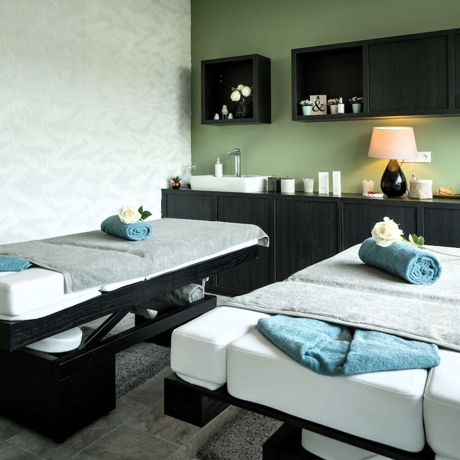 Sauna, hot tub, steam room, body treatments, body wraps, body scrubs