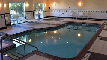 Indendørs pool
