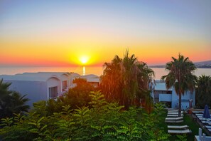 Building design - Theo Sunset Bay Hotel (Kissonerga)