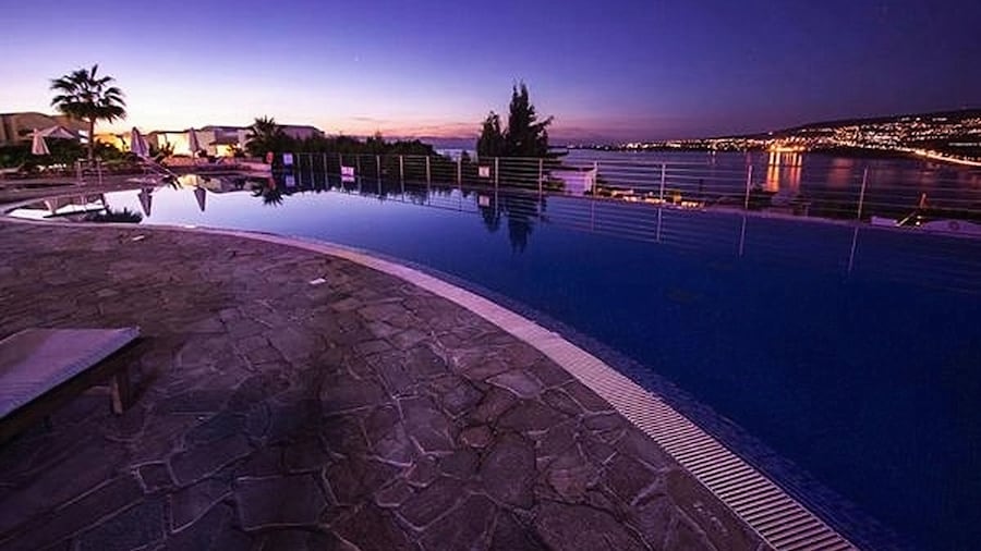 Theo Sunset Bay Hotel