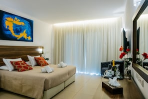 Double or Twin Room | In-room safe, laptop workspace, blackout curtains, soundproofing - Theo Sunset Bay Hotel (Kissonerga)