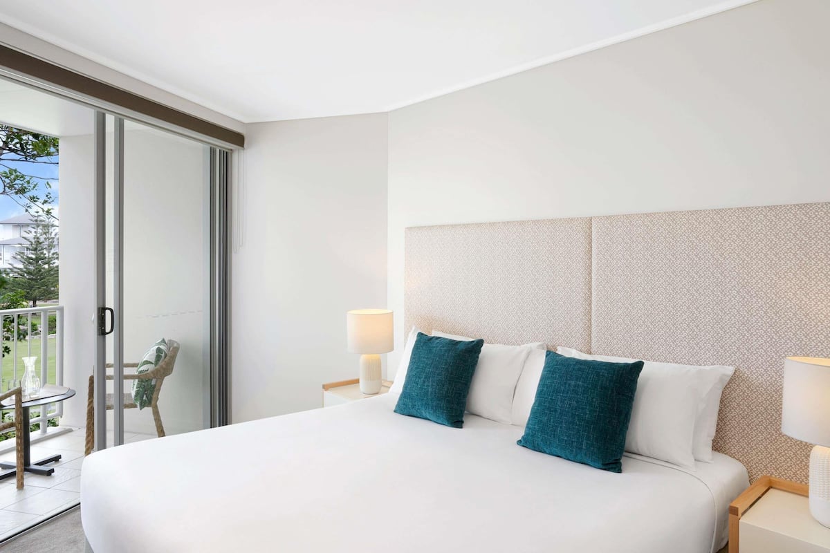 1 bedroom, in-room safe, iron/ironing board, free WiFi