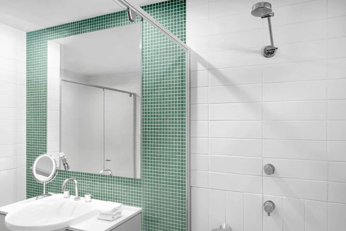 1 bedroom, in-room safe, iron/ironing board, free WiFi