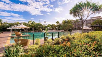 2 outdoor pools, sun loungers
