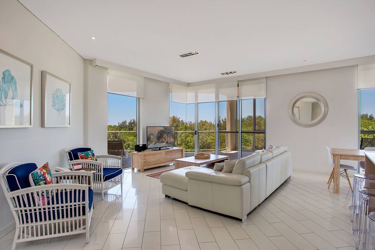 30-inch tv with cable channels