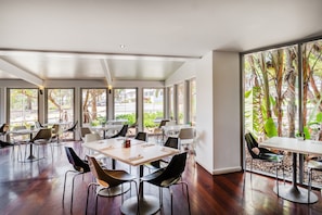 Breakfast and dinner served  - Peppers Salt Resort & Spa (Kingscliff)