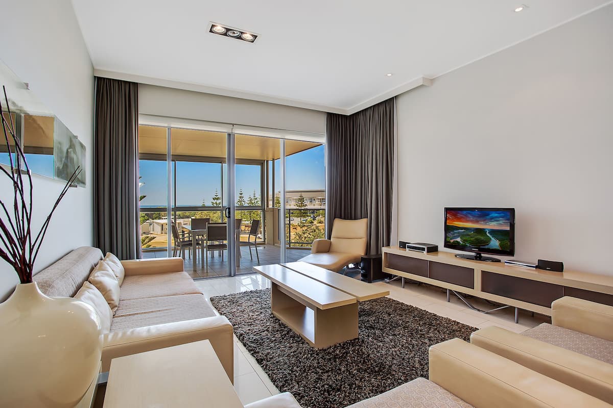 30-inch tv with cable channels