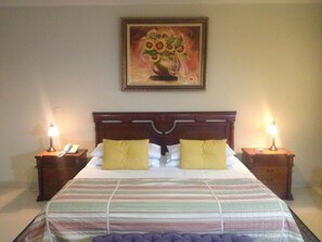 Doppelzimmer, 1 King-Bett | Hochwertige Bettwaren, Tempur-Pedic-Betten, Minibar, Zimmersafe