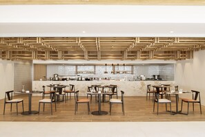6 restaurants; breakfast, lunch, dinner and brunch served  - Mitsis Norida (Kos)