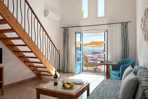 Duplex, Sea View | Living area | 32-inch flat-screen TV with satellite channels, TV