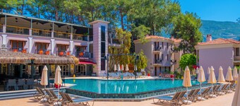 Hotel Pine Valley