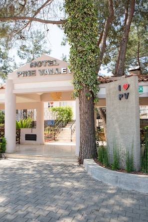 Property entrance - Hotel Pine Valley (Fethiye)