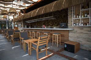 Näkymä uima-altaalle