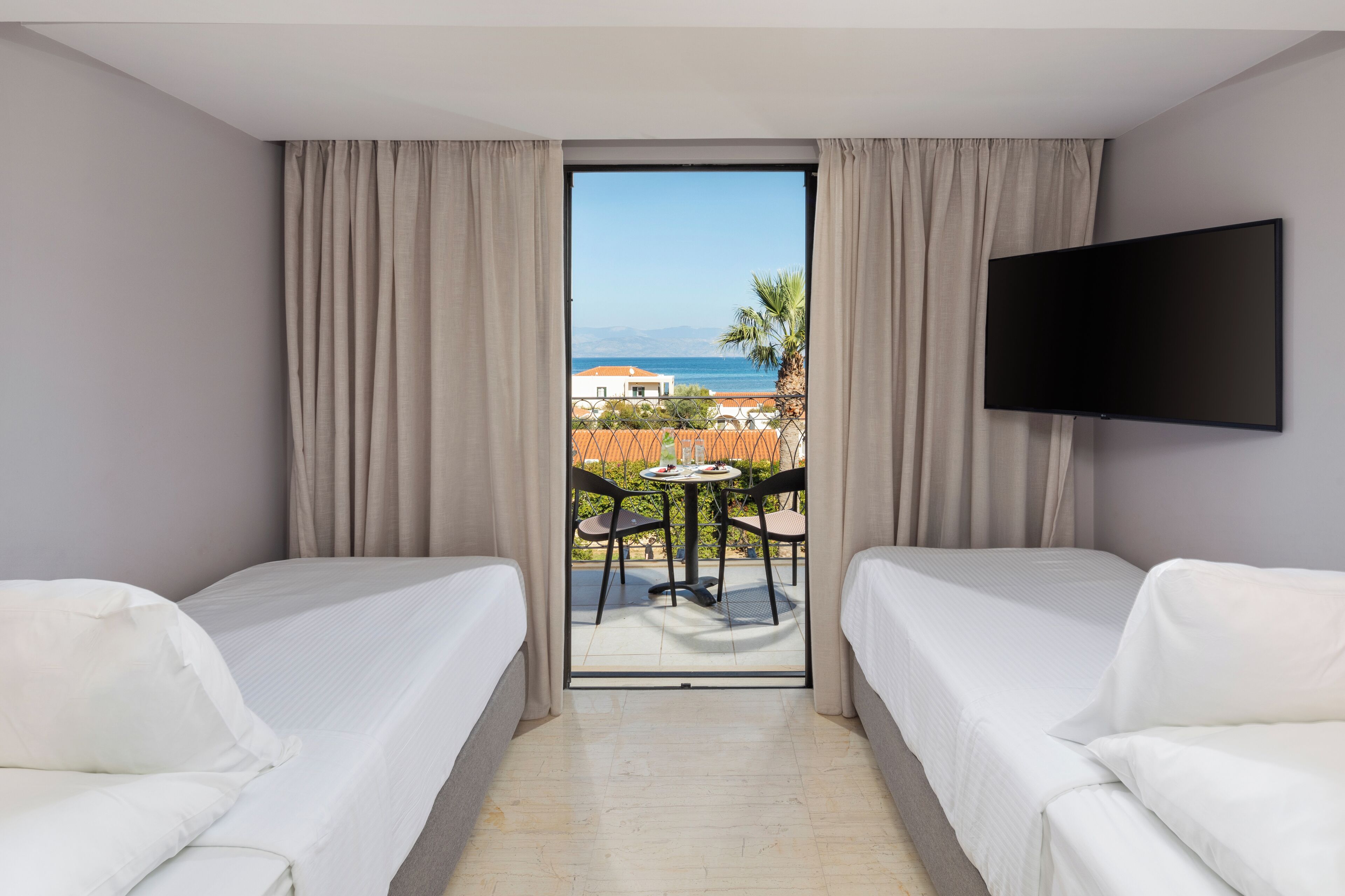 Foto - Roda Beach Resort & Spa