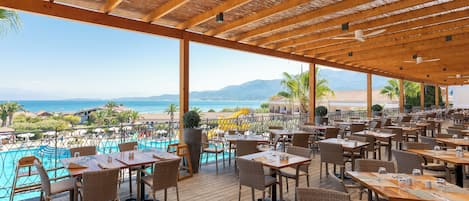 4 restaurants, spécialités Cuisine internationale
