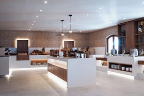 4 restaurants, breakfast, lunch, dinner served; international cuisine