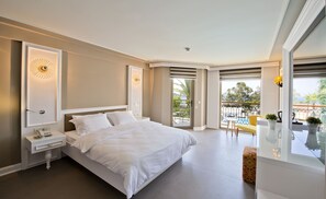 Superior Suite with Sea and Pool View  | Premium bedding, down duvets, Select Comfort beds, minibar - Samira Exclusive Hotel & Apartments (Kas)