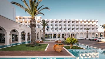 Fachada de la propiedad