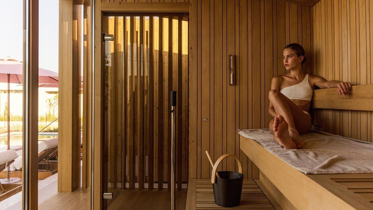 Couples treatment rooms, sauna, hot tub, steam room, body treatments