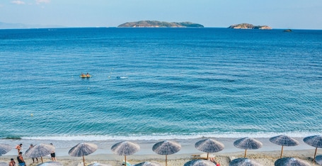Una spiaggia nelle vicinanze. Radisson Resort Plaza Skiathos