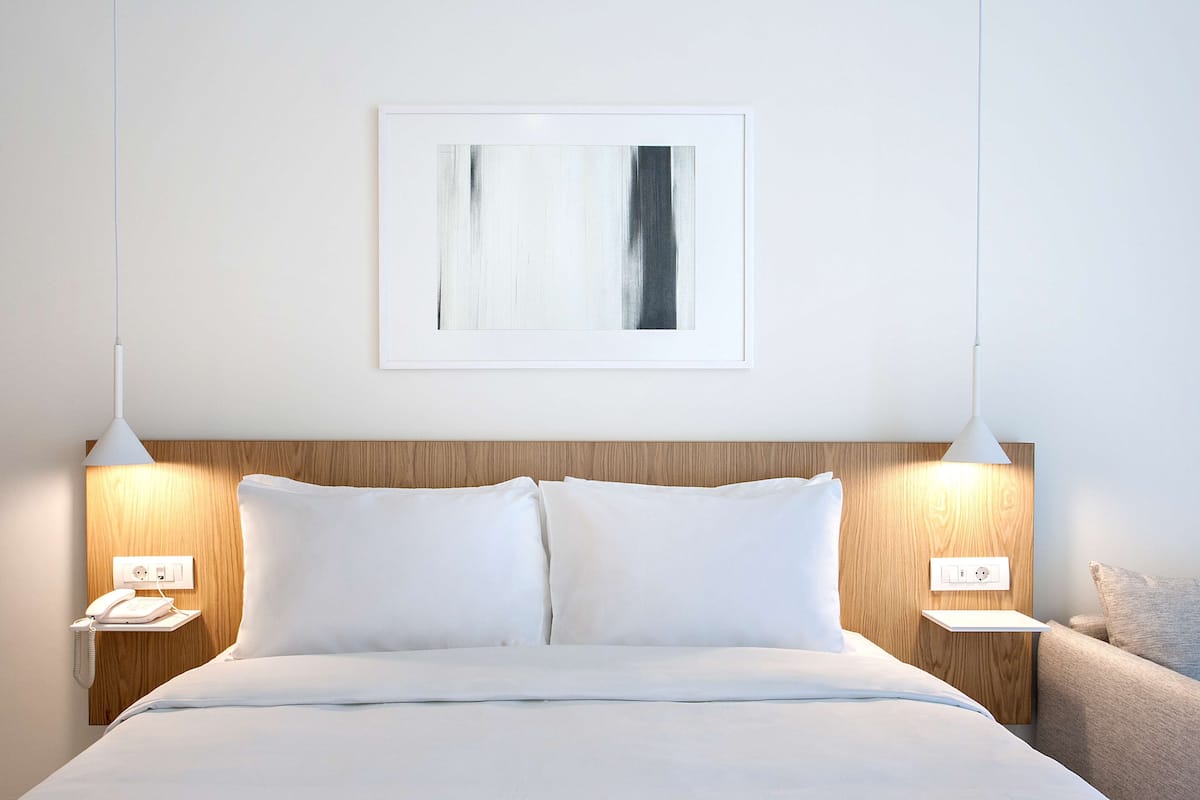 1 bedroom, premium bedding, minibar, in-room safe