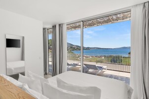 Suite, bañera de hidromasaje, vistas al mar (Rooftop) | Ropa de cama de alta calidad, minibar, caja fuerte