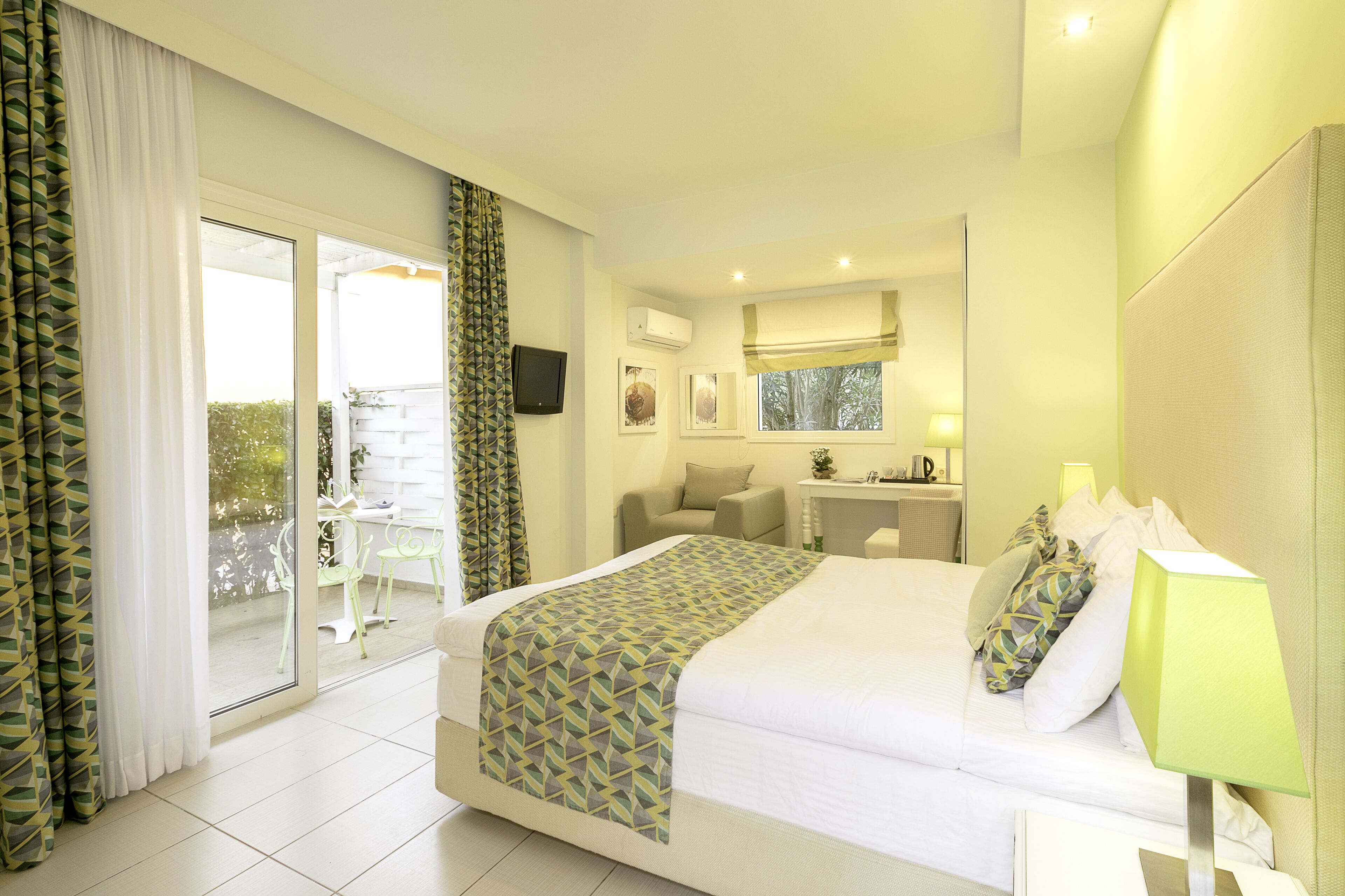 superior double room | 1 bedroom, egyptian cotton sheets, pillow-top beds, in-room safe