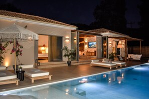 Villa Familiale, 2 chambres, non-fumeur, en bord de piscine
