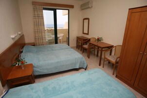 Premium bedding, in-room safe, blackout drapes, iron/ironing board