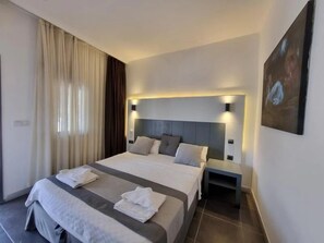 Minibar, desk, free WiFi, bed sheets - Kalamar Hotel (Kas)