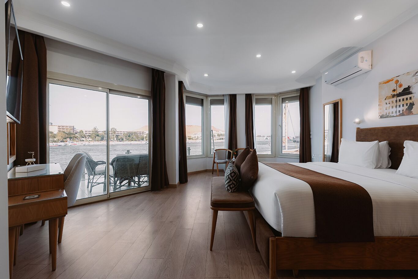 Romantic Suite, 1 Bedroom, Non Smoking, River View