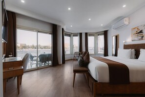 Romantic Suite, 1 Bedroom, Non Smoking, River View | In-room safe, desk, blackout curtains, bed sheets - Obelisk Nile Hotel Aswan (Aswan)