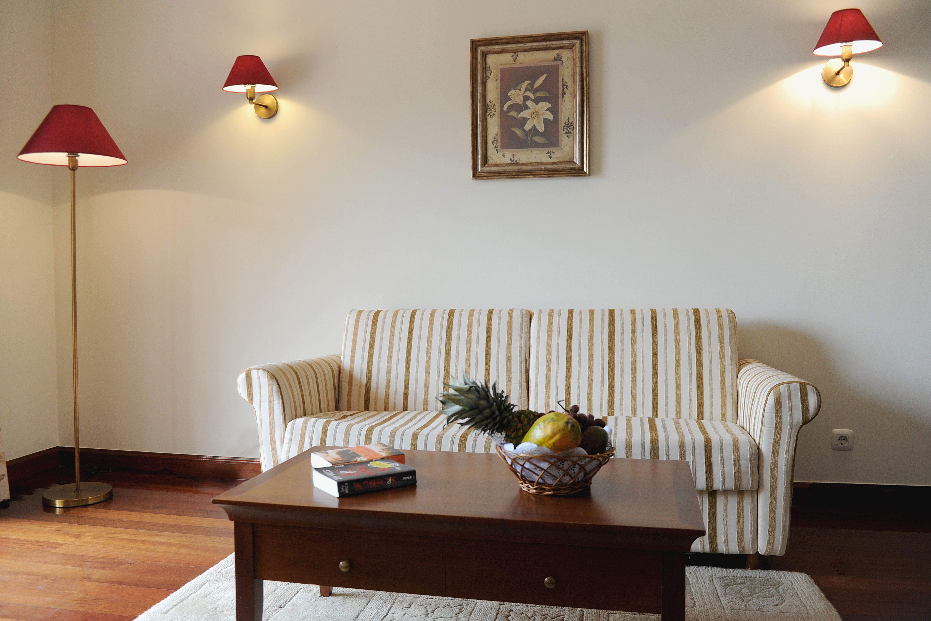 junior suite, sea view | living area | 32-cm tv with cable channels