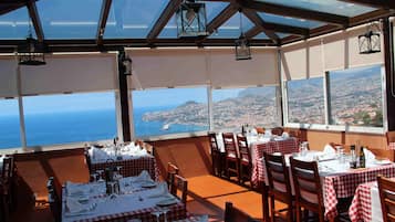 Breakfast, lunch, dinner served; ocean views