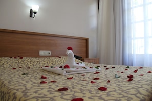 Standard Single Room | Minibar, desk, blackout drapes, free cribs/infant beds - Mavi Belce Hotel (Fethiye)