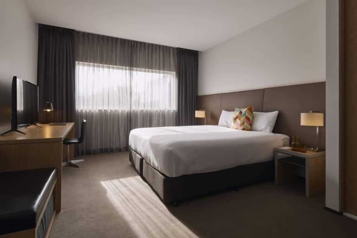 1 bedroom, premium bedding, pillowtop beds, minibar