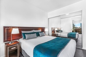 Apartment, 1 Bedroom | Minibar, in-room safe, desk, blackout drapes