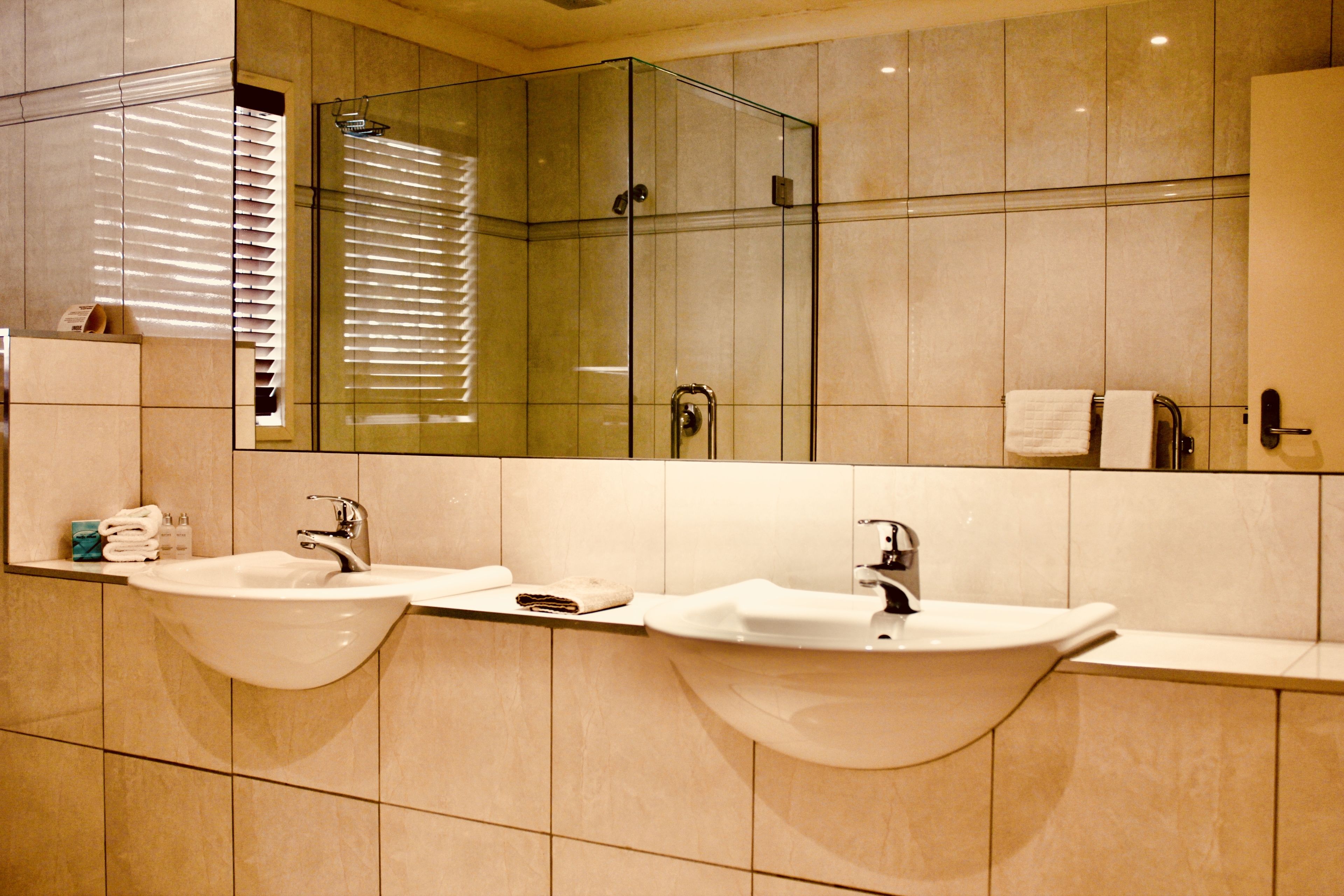 Suite Exécutive, baignoire à jets, vue océan | Salle de bain | Douche, articles de toilette gratuits, serviettes fournies, savon